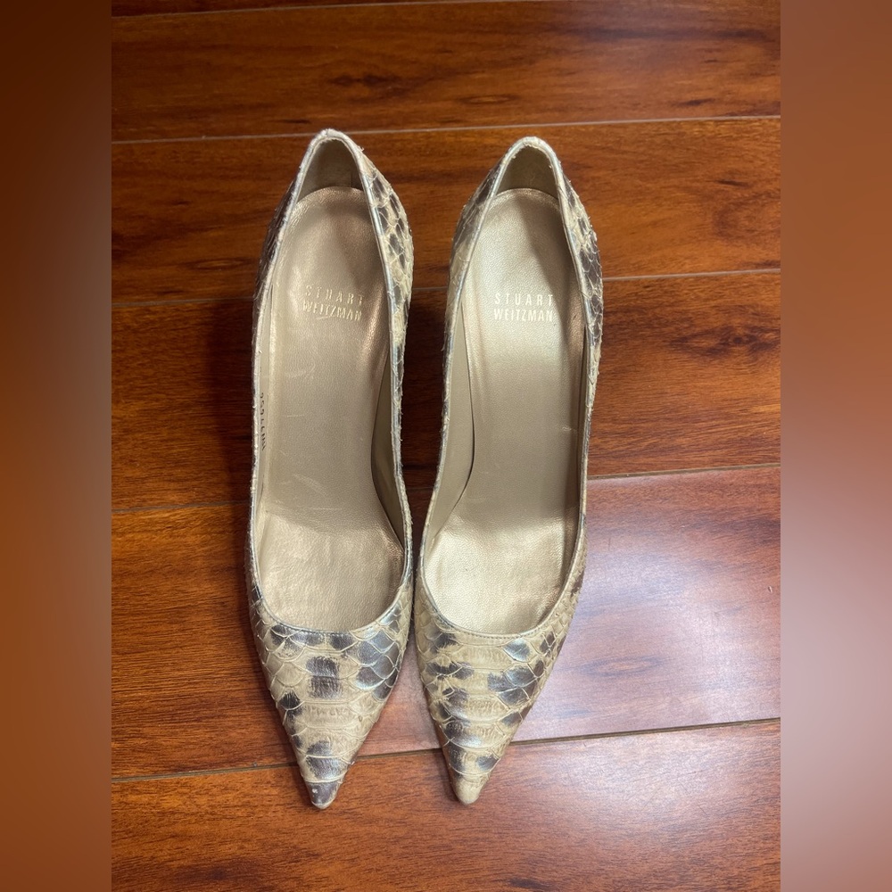 Stuart Weitzman Gold and Silver Snake Skin Classic Heels | Size 8